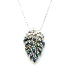 诚石缘天然深海贝壳镶合金项链 炫彩葡萄般的珠宝魅力